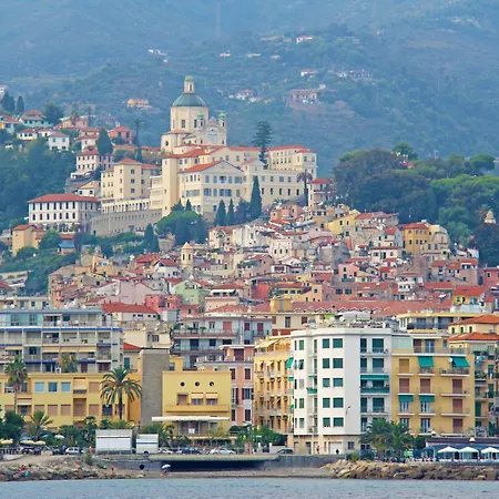 Festival Riviera House Old Town Sleeps 4 - Happy Apartamento Sanremo